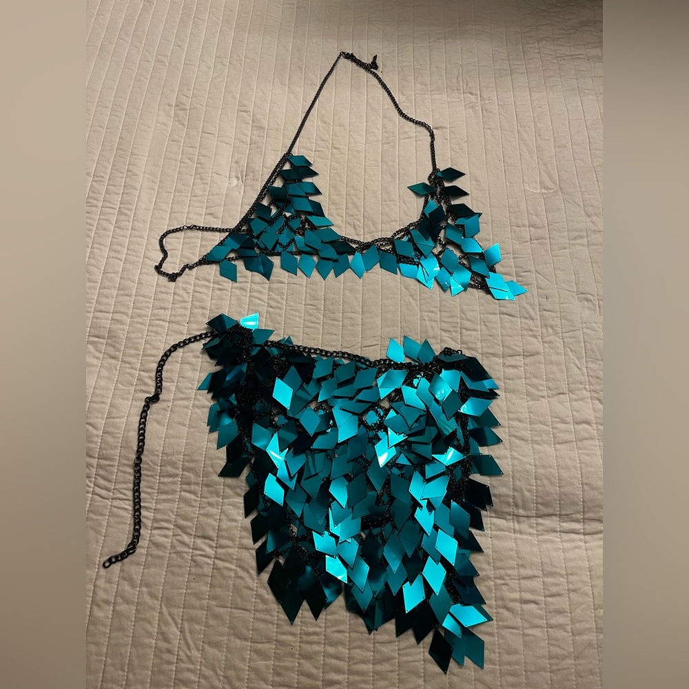 Selfie Leslie River Festival Shiny Sequins 2 Piece Set Blue NWOT - Picture 9 of 12